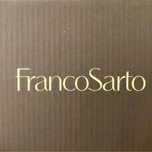 Authentic Franco Sarto Gold Metallic Flats. 7.5(USA).New in Box. - Picture 8 of 9